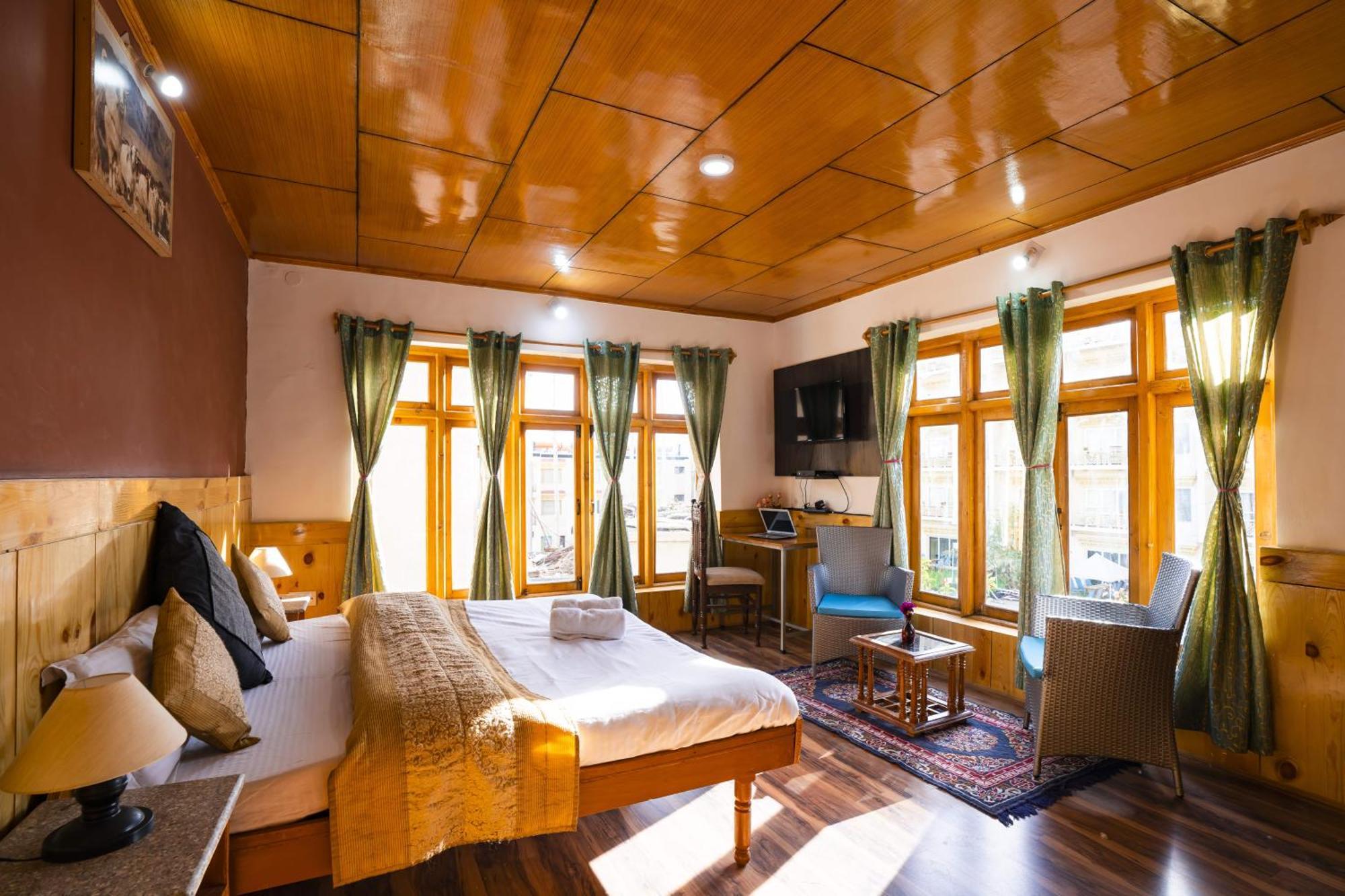 Rainbow Holiday Home Leh Bagian luar foto