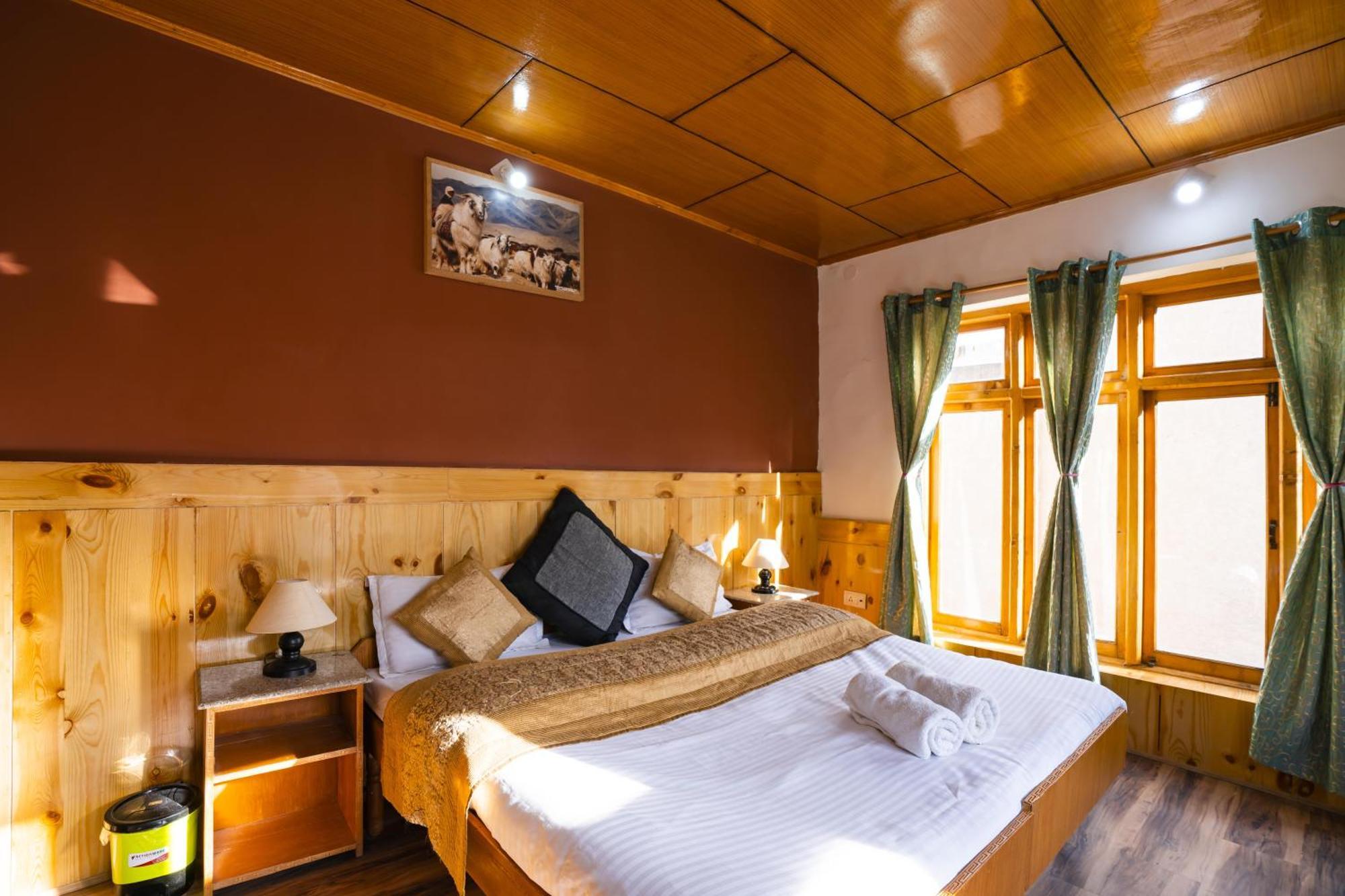 Rainbow Holiday Home Leh Bagian luar foto