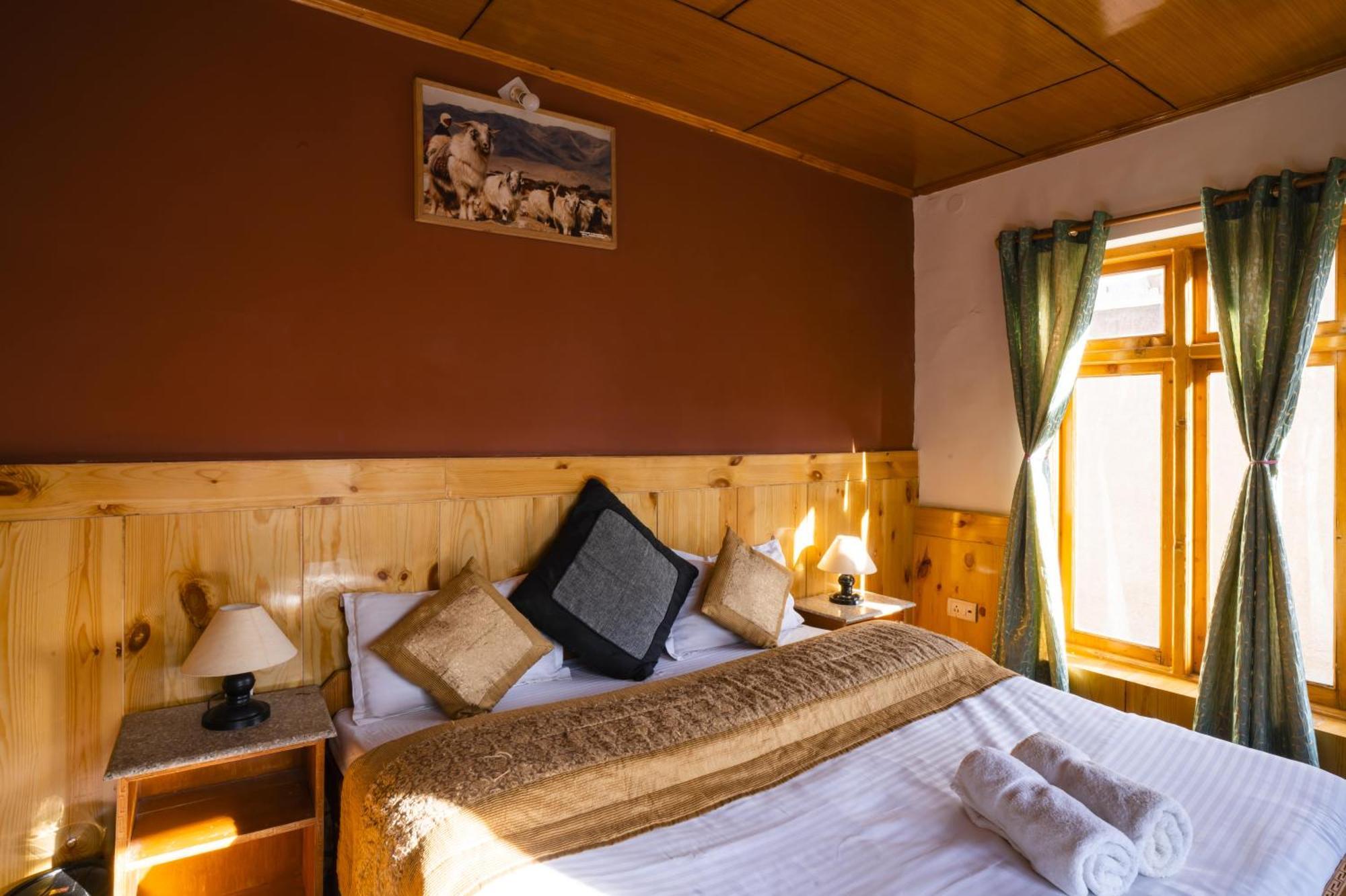 Rainbow Holiday Home Leh Bagian luar foto
