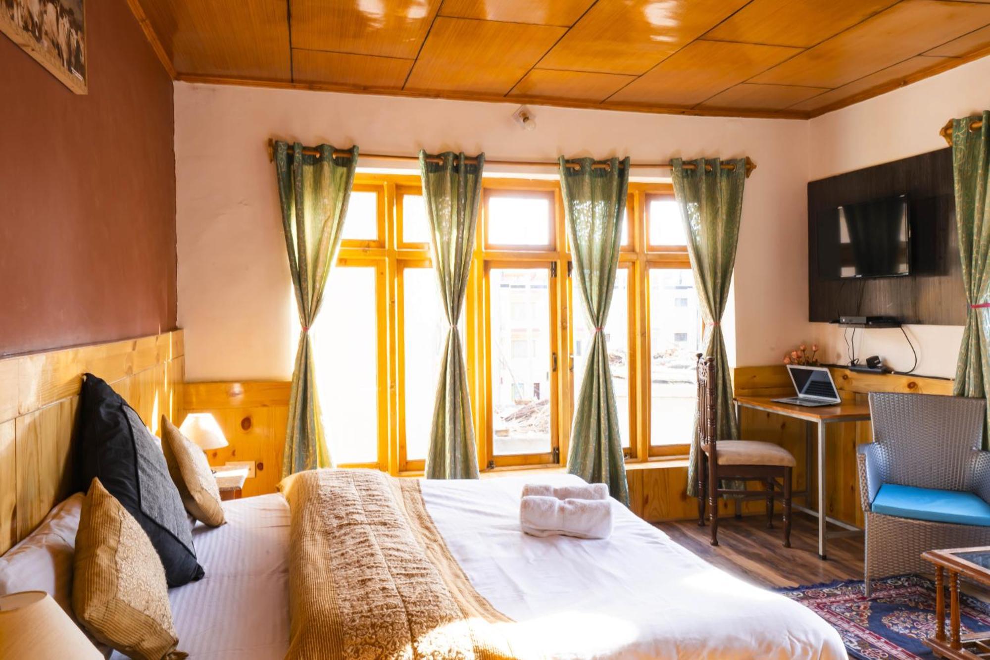 Rainbow Holiday Home Leh Bagian luar foto