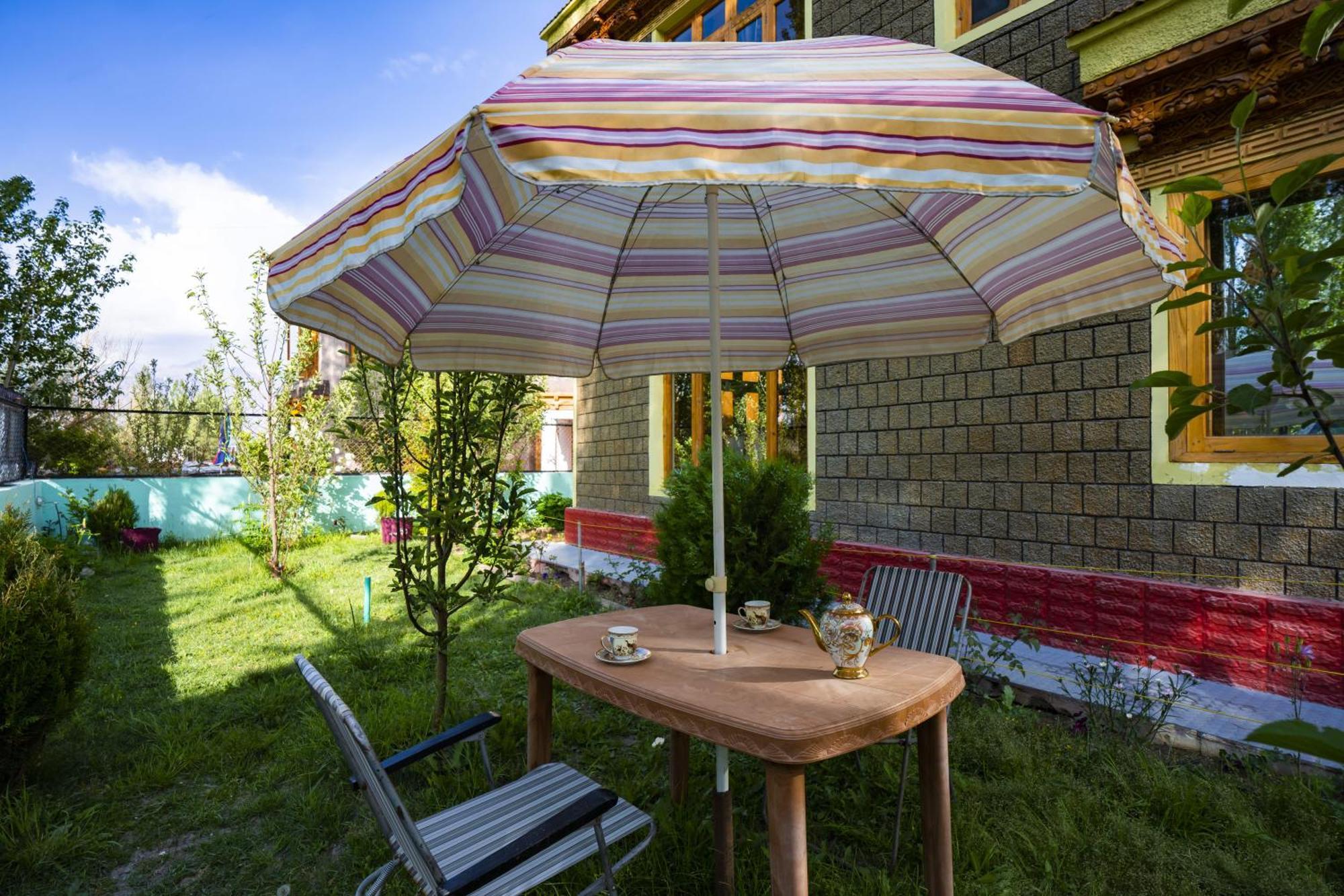 Rainbow Holiday Home Leh Bagian luar foto