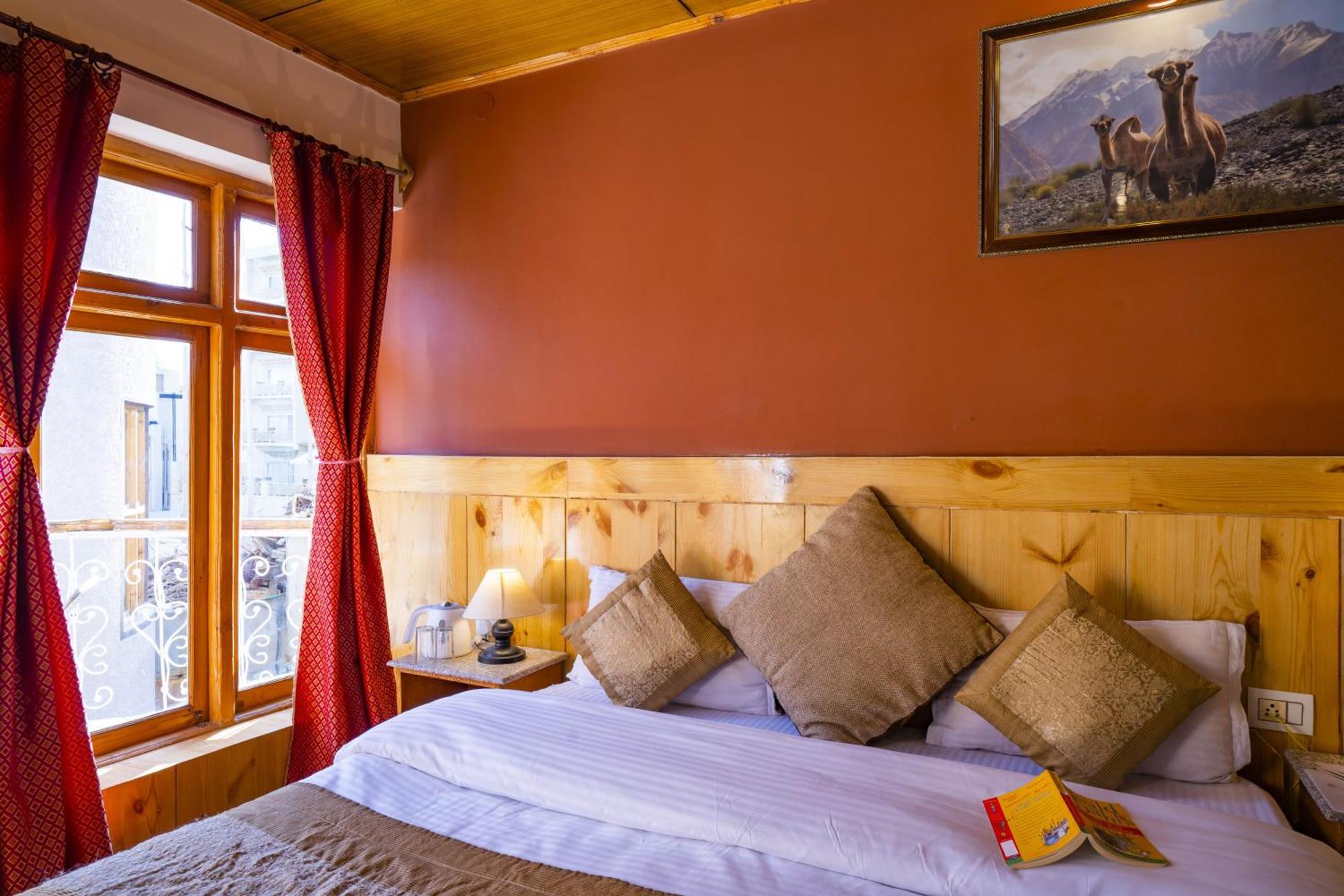 Rainbow Holiday Home Leh Bagian luar foto