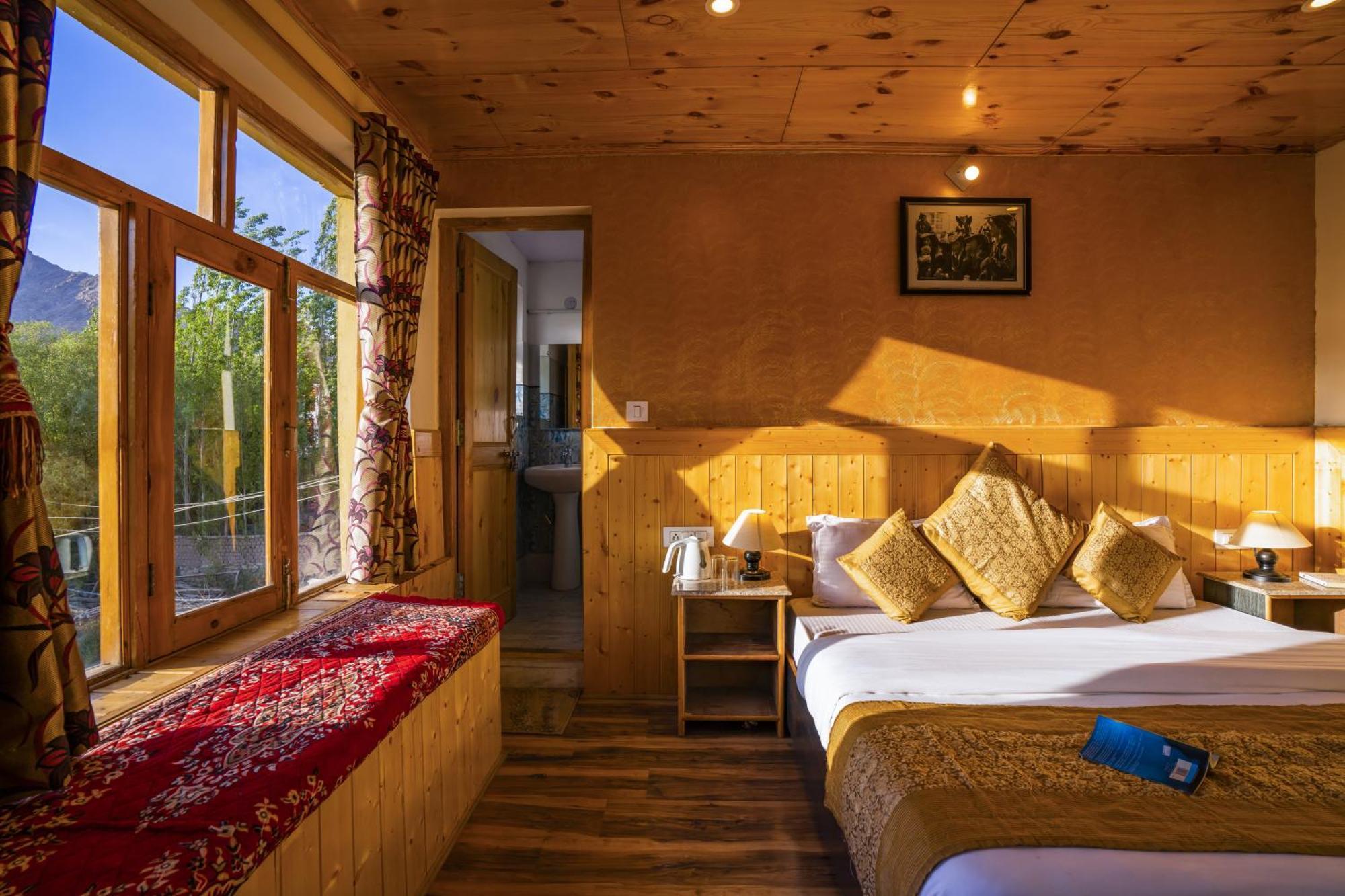 Rainbow Holiday Home Leh Bagian luar foto
