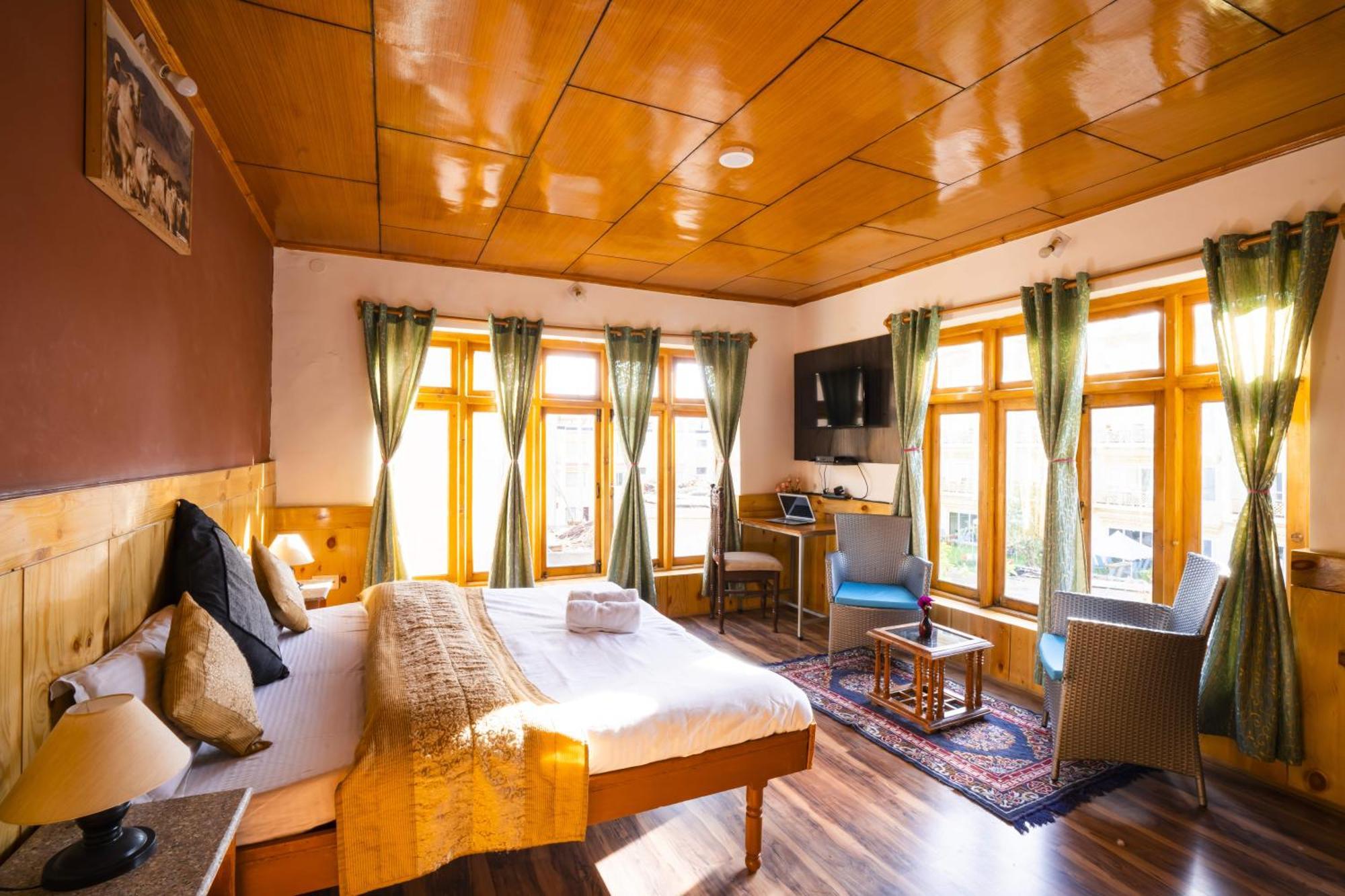 Rainbow Holiday Home Leh Bagian luar foto