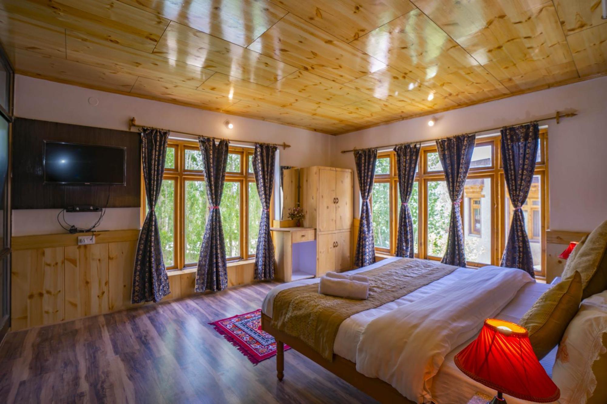 Rainbow Holiday Home Leh Bagian luar foto